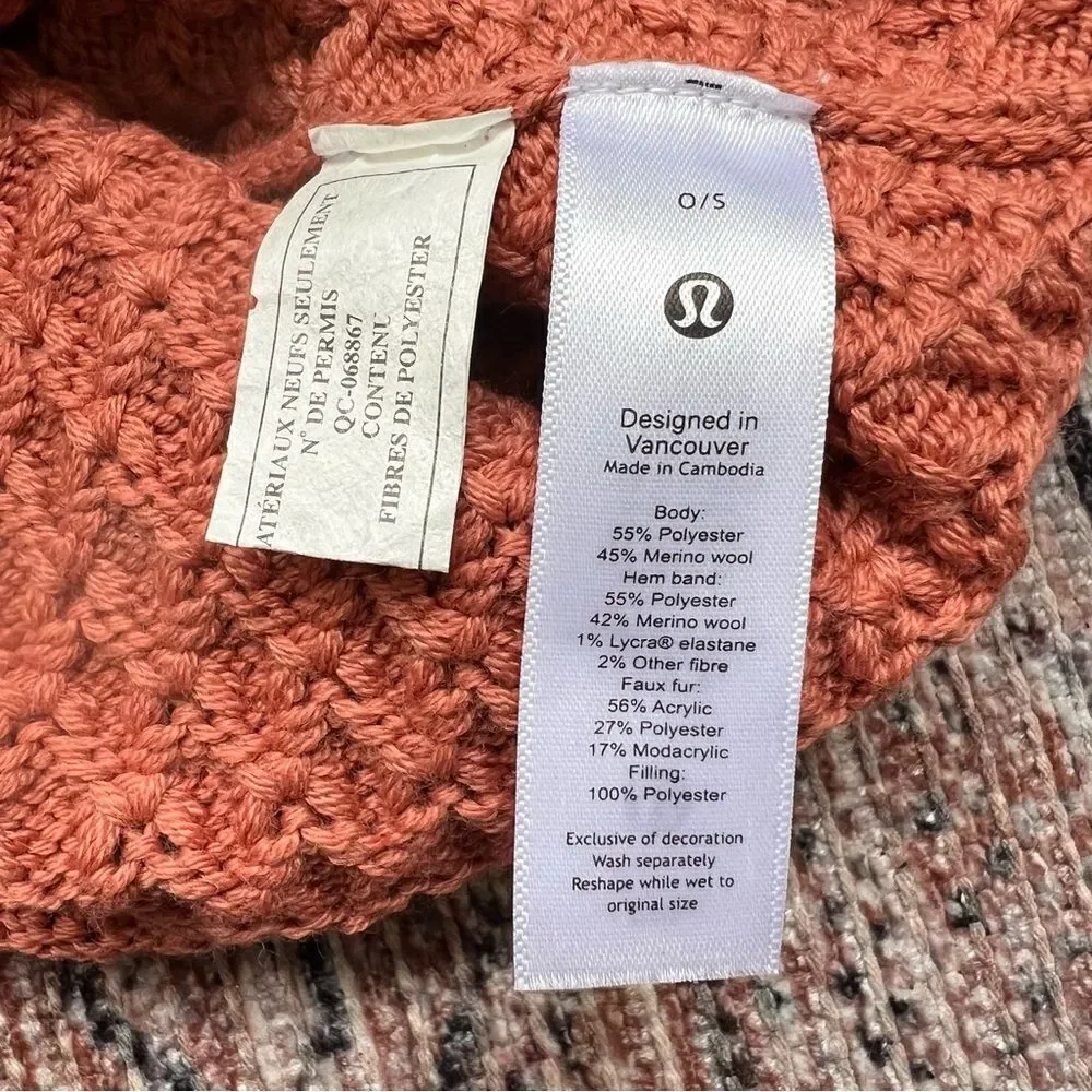 Lululemon Athletica Bubble Knit Pom Beanie Peach Rust Pom-Pom Hat Merino Wool